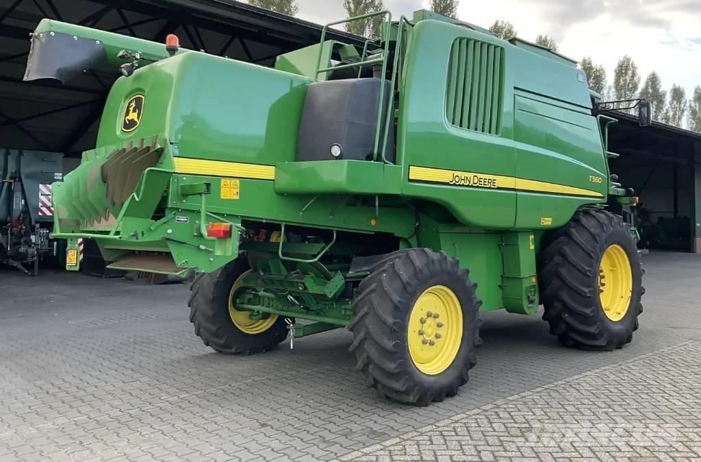 John Deere T 560 Ražas novākšanas kombaini