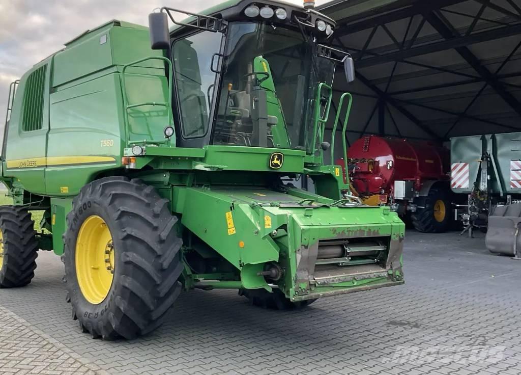 John Deere T 560 Ražas novākšanas kombaini