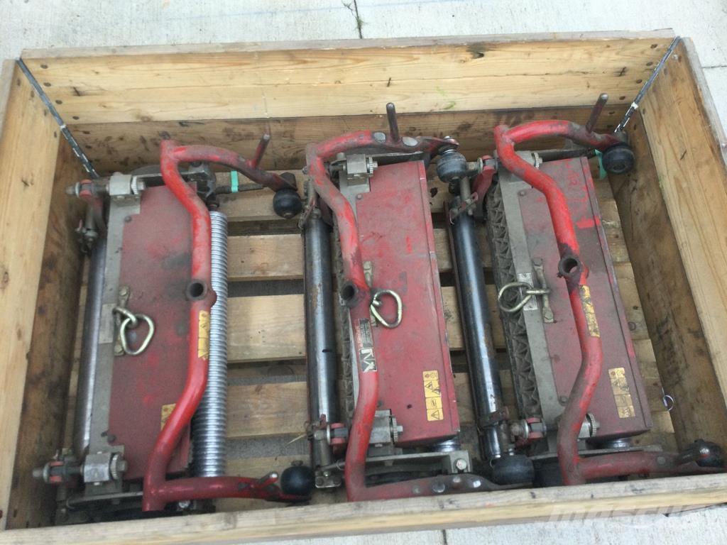 Toro 3250D Mauriņa traktors