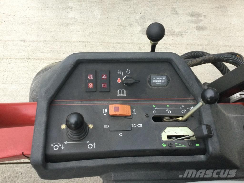 Toro 3250D Mauriņa traktors