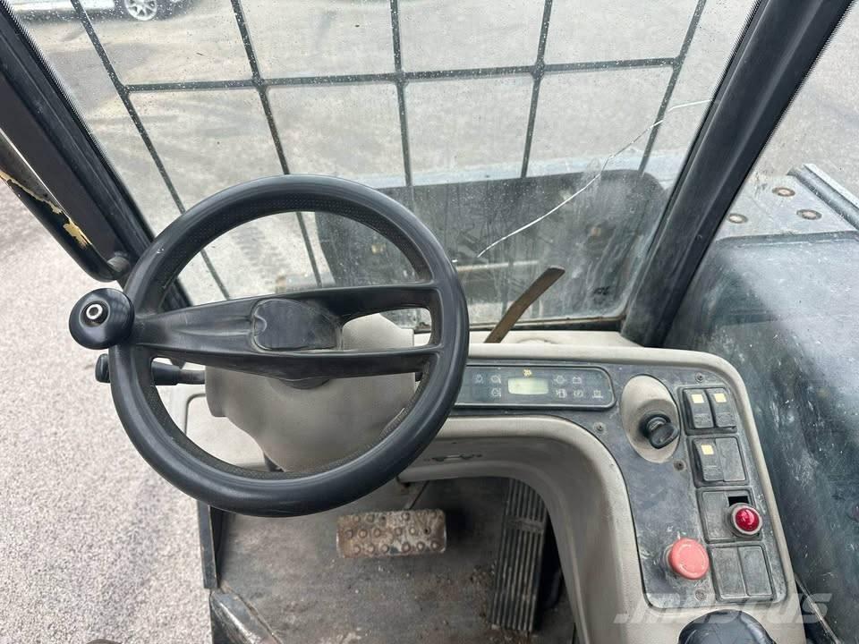 JCB TLT 25 D Teleskopiskie manipulatori