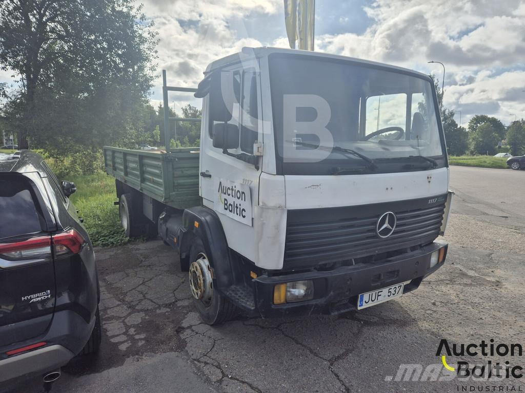 Mercedes-Benz 1117 Platformas/izkraušana no sāniem