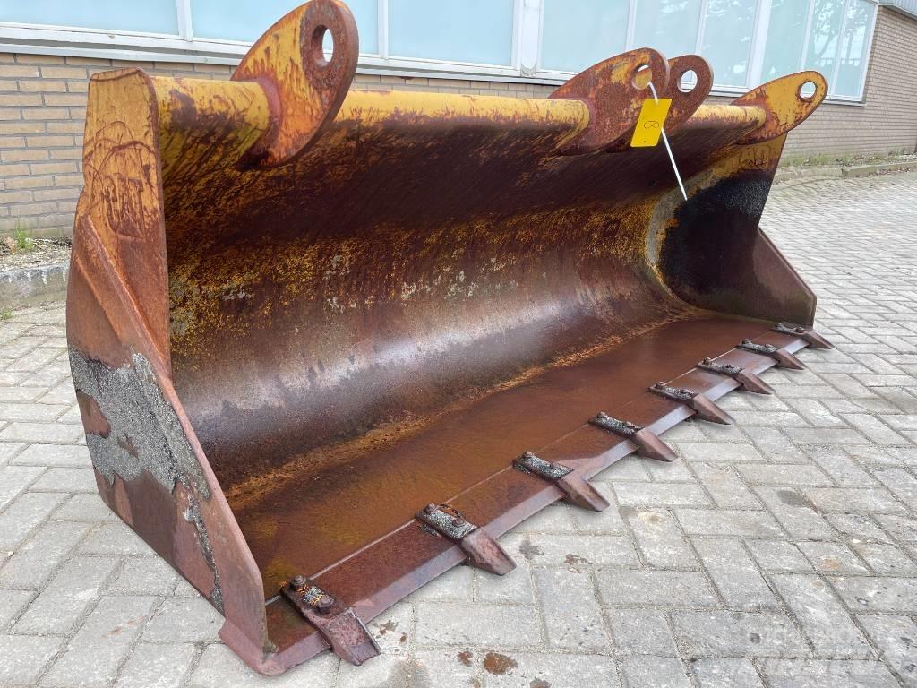 CAT Backhoe bucket Kausi