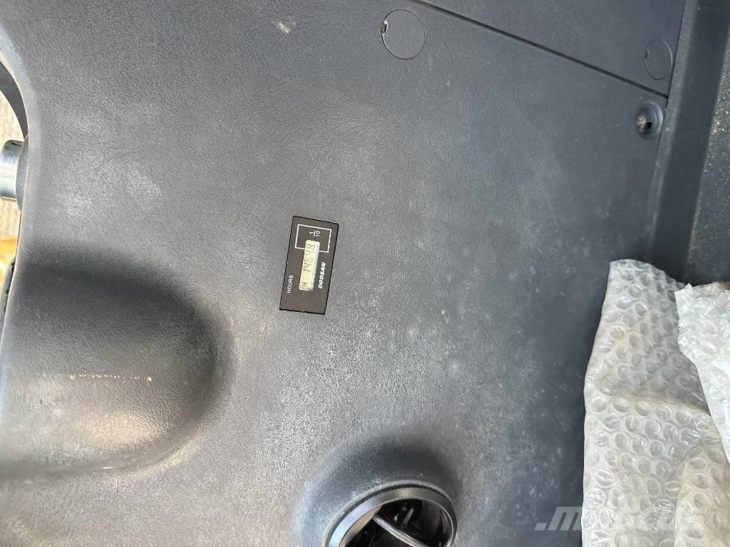 Hyundai R220LC-9S Kāpurķēžu ekskavatori