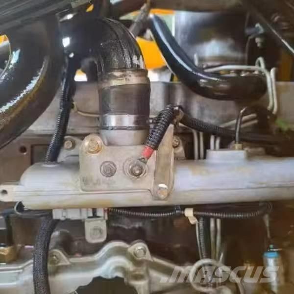 JCB 3CX Ekskavatori-iekrāvēji