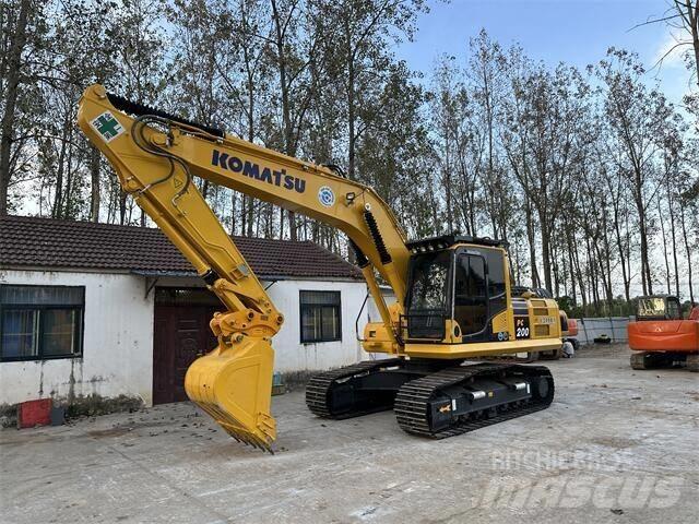 Komatsu PC200-8 Kāpurķēžu ekskavatori
