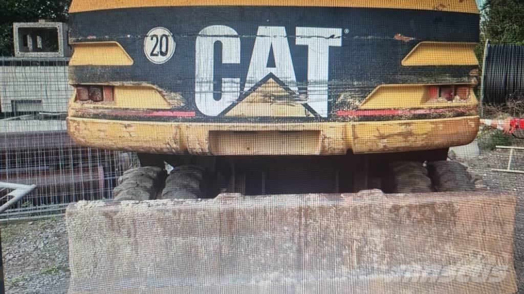 CAT M 315 Ekskavatori uz riteņiem