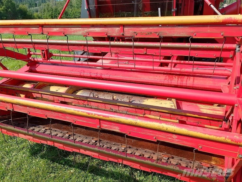 Massey Ferguson 16 Ražas novākšanas kombaini