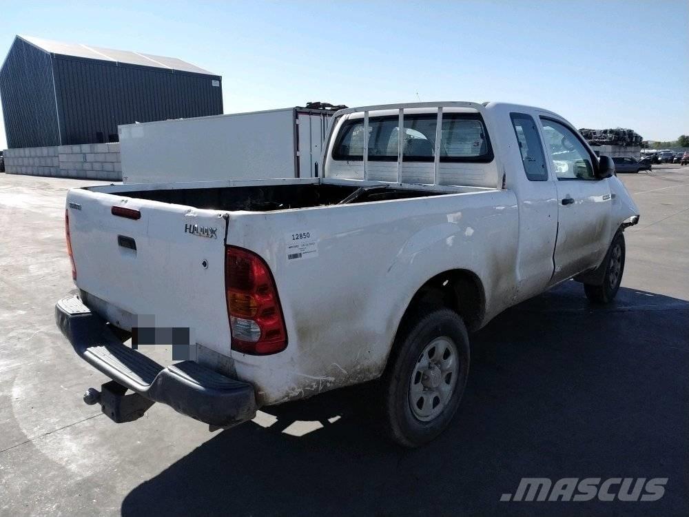 Toyota Hilux 4 Vieglais kravas automobilis/izkraušana no sāniem