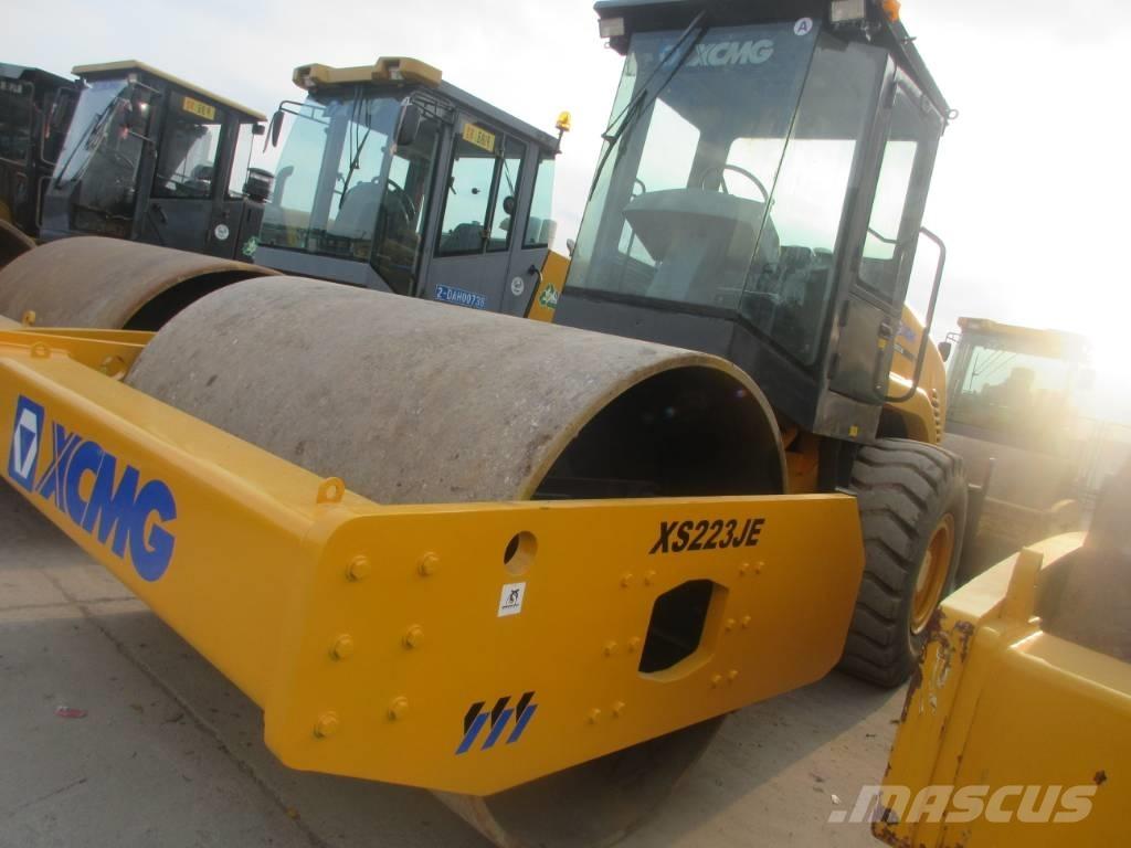 XCMG XS 223 J Vienvalča grunts veltņi