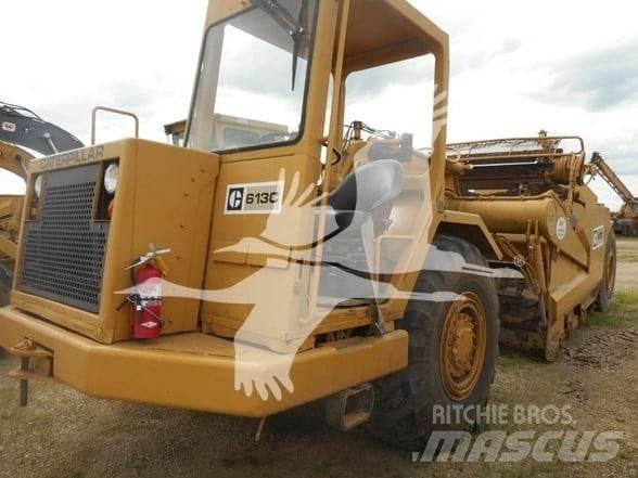 CAT 613C Skrēperi