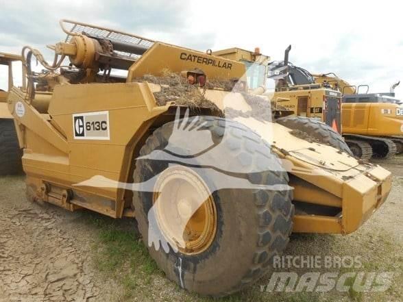 CAT 613C Skrēperi