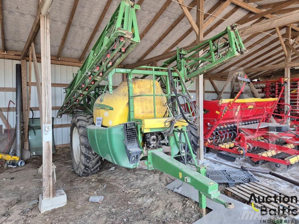 John Deere 732 Piekabināmie smidzinātāji(miglotāji)