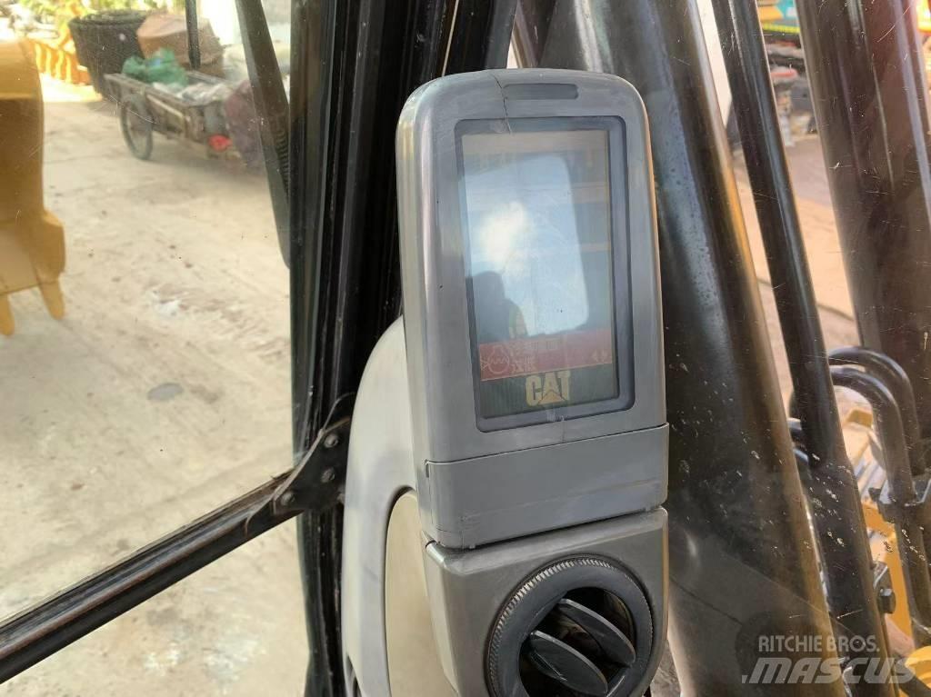 CAT 320D Kāpurķēžu ekskavatori