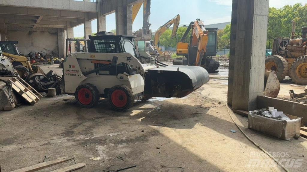 Bobcat S 16 Lietoti riteņu kompaktiekrāvēji