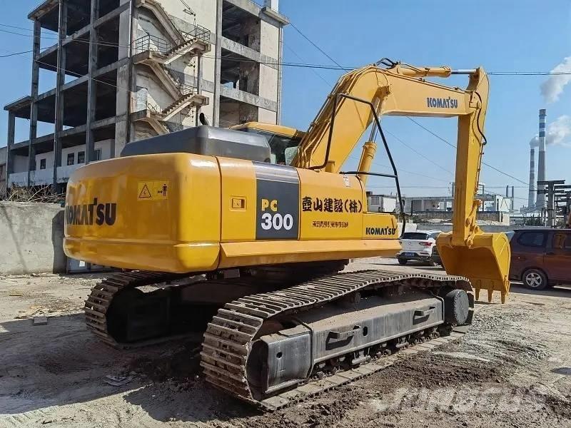 Komatsu PC 300 Kāpurķēžu ekskavatori