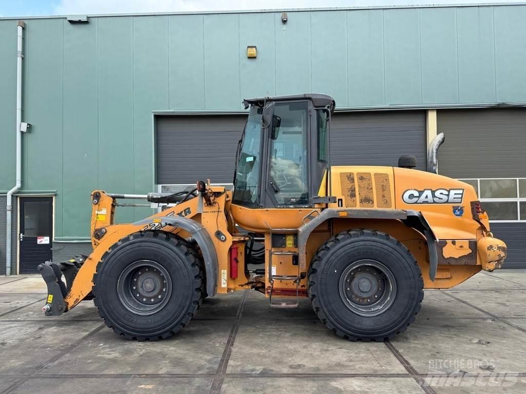 CASE 621F XR Iekrāvēji uz riteņiem