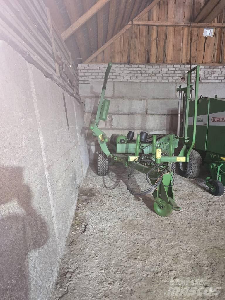 Pronar Z 245 Rituļu ietinēji