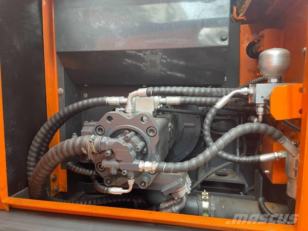 Doosan DX 225 LCA Vidēja lieluma ekskavatori 7 t - 12 t