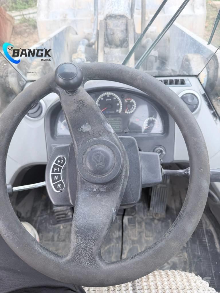 XCMG LW500H Iekrāvēji uz riteņiem