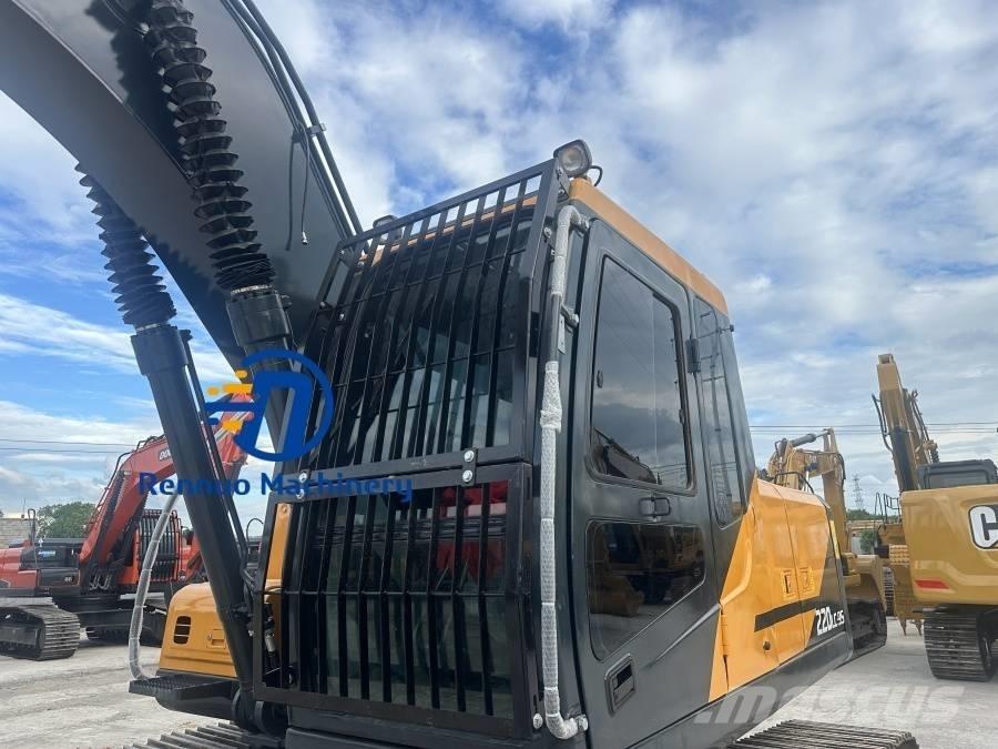 Hyundai R220LC-9S Kāpurķēžu ekskavatori