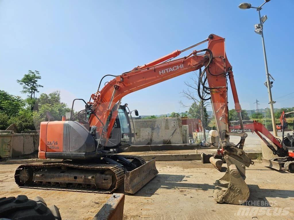 Hitachi ZX 135 US Kāpurķēžu ekskavatori