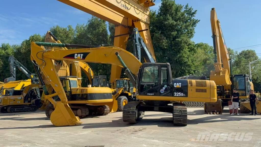 CAT 325 D L Kāpurķēžu ekskavatori