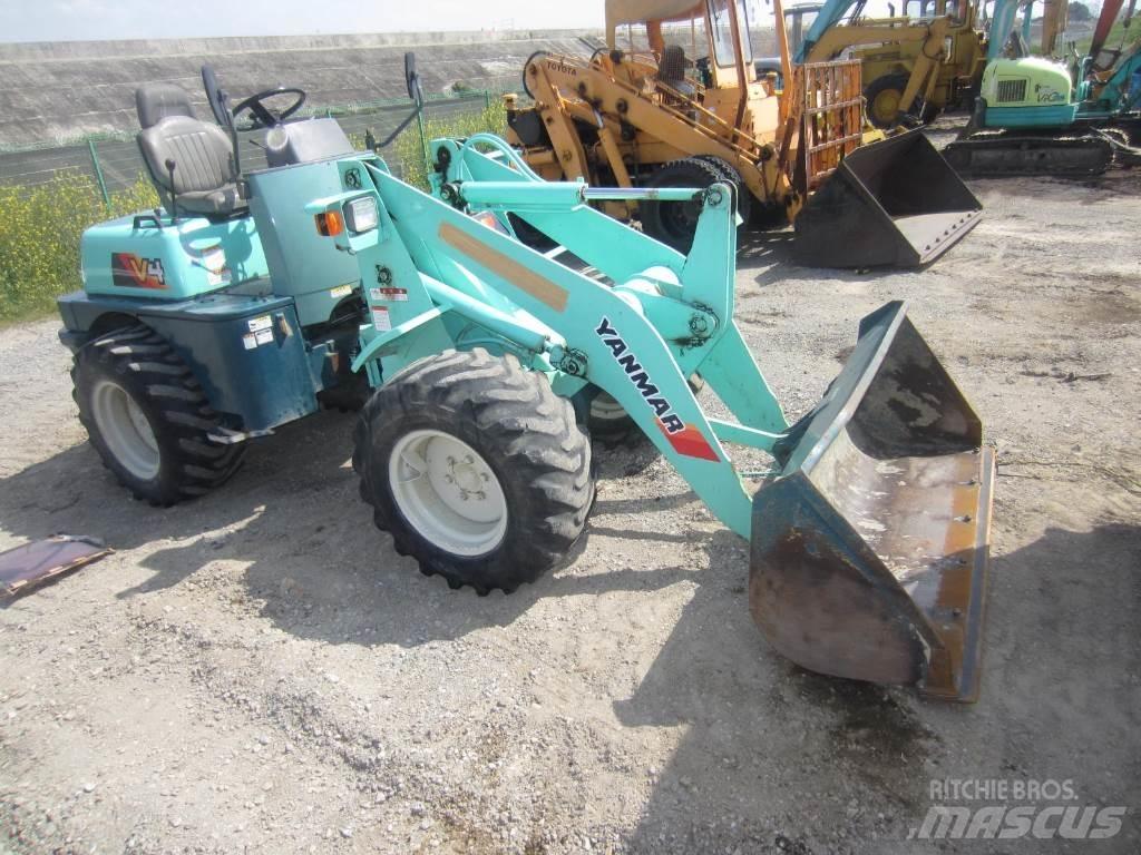 Yanmar V4 Iekrāvēji uz riteņiem