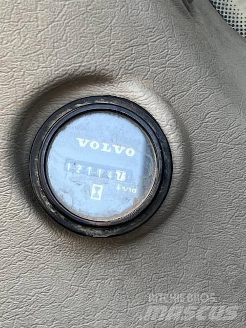 Volvo EC 220 DL Kāpurķēžu ekskavatori