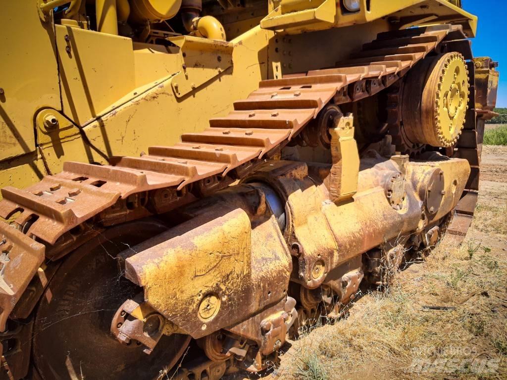 CAT D10 Kāpurķēžu buldozeri