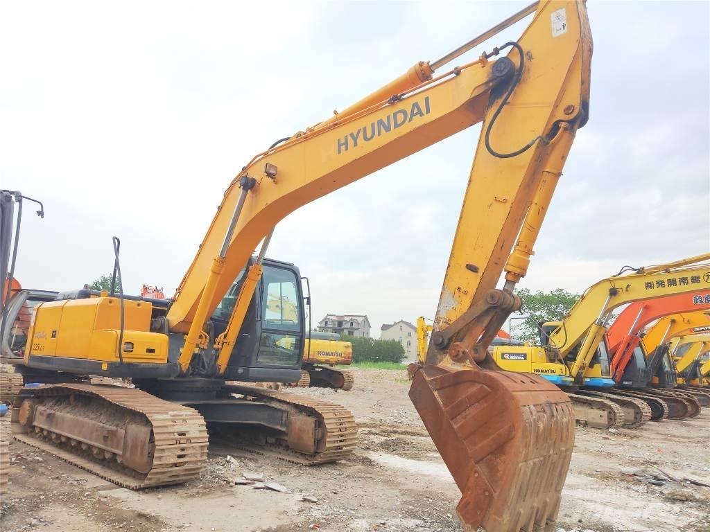 Hyundai R225LC-7 Kāpurķēžu ekskavatori