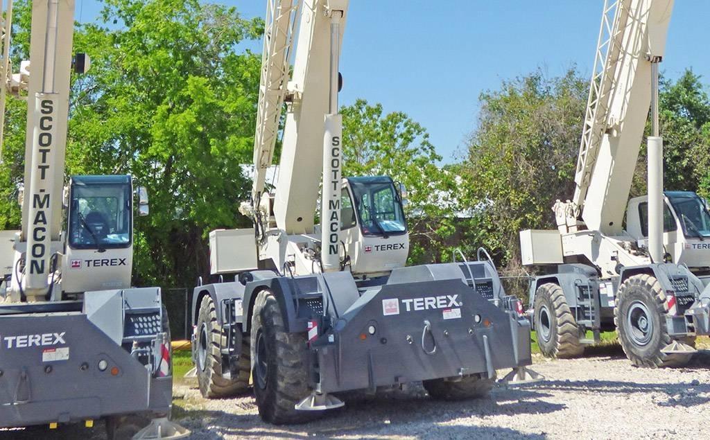 Terex RT670 Celtņi nelīdzenām virsmām