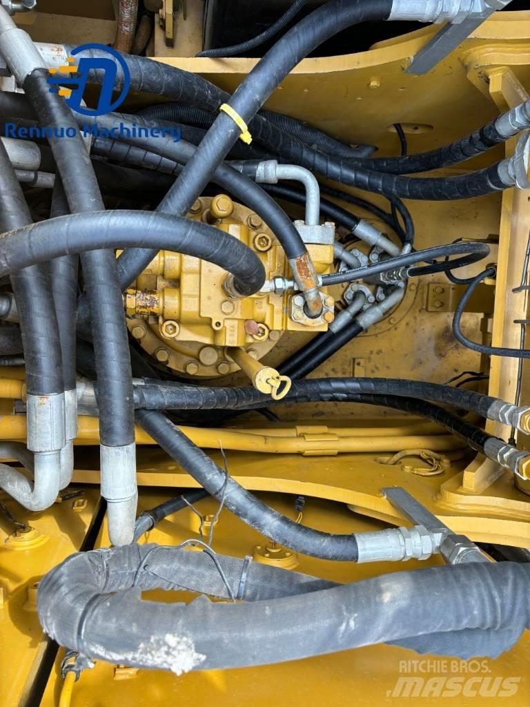 CAT 323 Kāpurķēžu ekskavatori