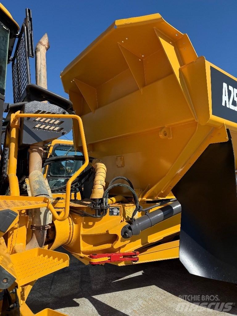 Volvo A25D Artikulētie pašizgāzēji