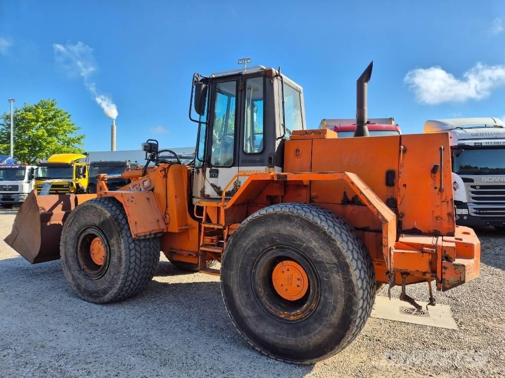 Hitachi FR 130 Iekrāvēji uz riteņiem