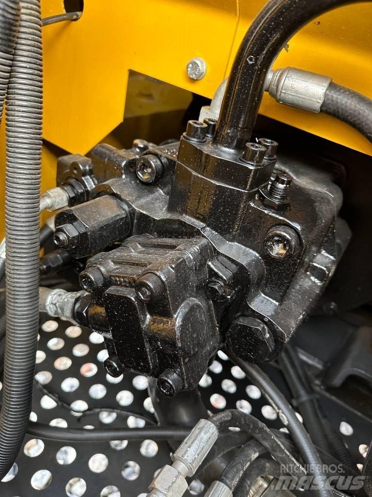 XCMG XE 85 DA Vidēja lieluma ekskavatori 7 t - 12 t