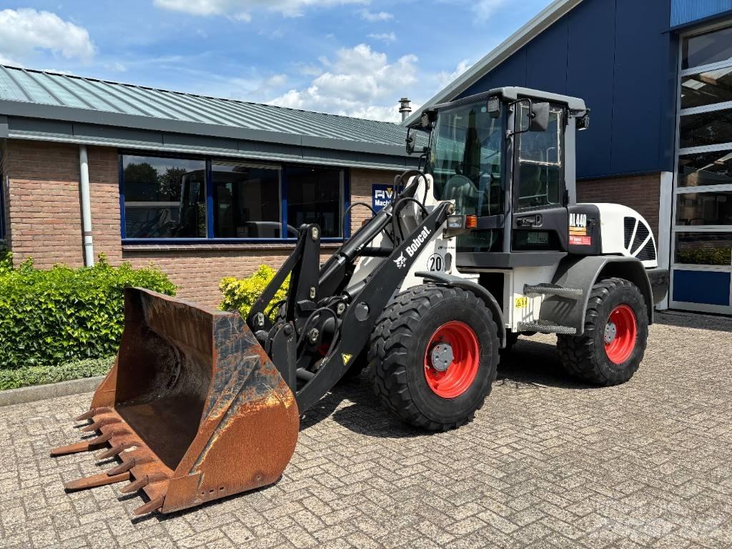 Bobcat AL 440 D Iekrāvēji uz riteņiem