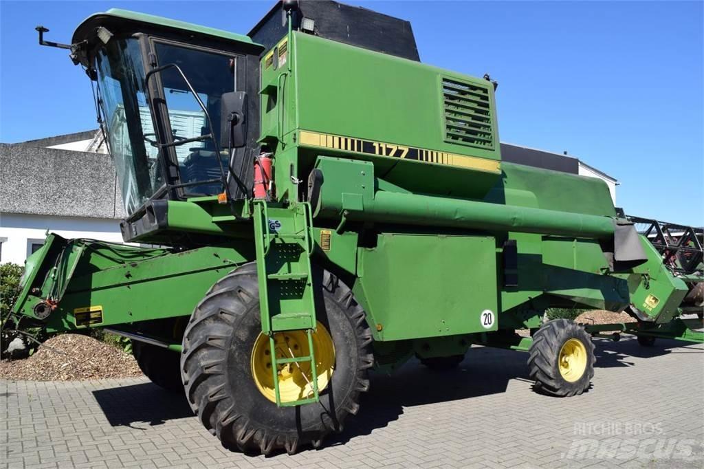 John Deere 1177 Ražas novākšanas kombaini