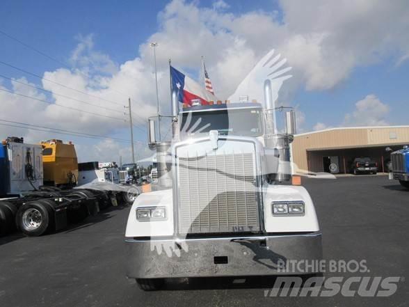Kenworth W900L Vilcēji