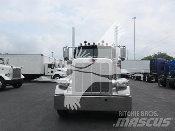 Peterbilt 388 Vilcēji