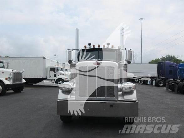 Peterbilt 388 Vilcēji