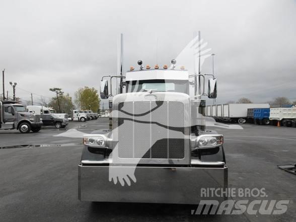 Peterbilt 389 Vilcēji