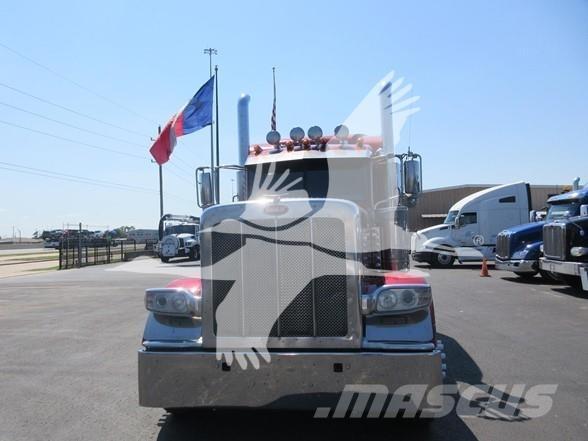 Peterbilt 389 Vilcēji