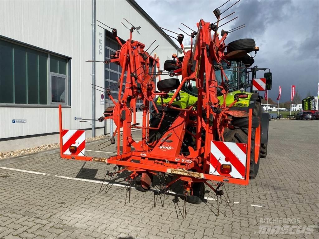 Kuhn GF 8702 Grābekļi un siena ārdītāji