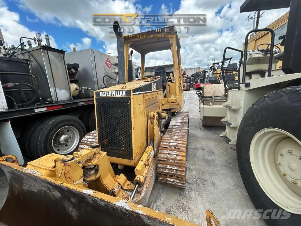 CAT D 3 C III Kāpurķēžu buldozeri