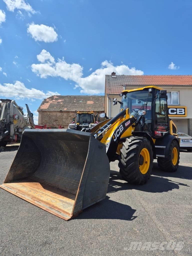 JCB 409 Agri Lauksaimniecības pacēlāji