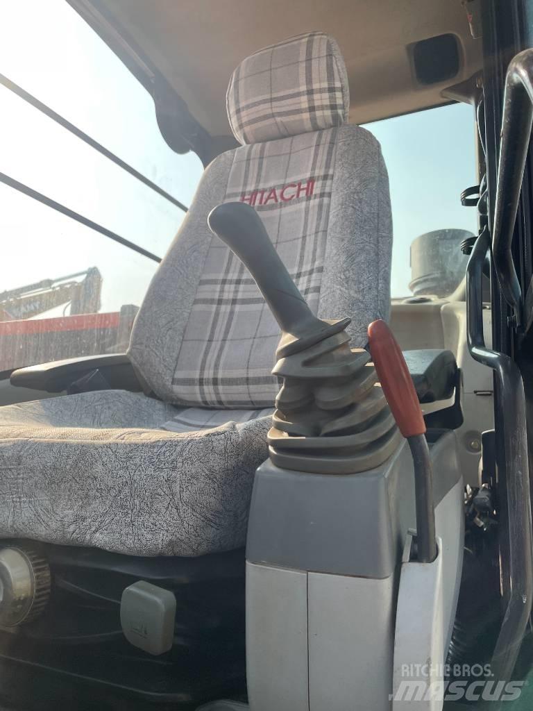 Hitachi ZX 130 H Kāpurķēžu ekskavatori