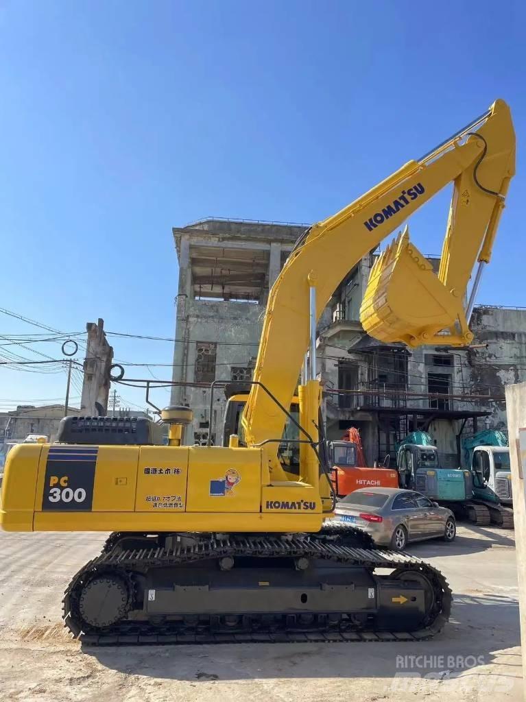 Komatsu PC 300 LC-7 Kāpurķēžu ekskavatori