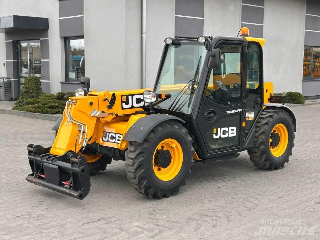 JCB 525-60 AGRI Lauksaimniecības pacēlāji