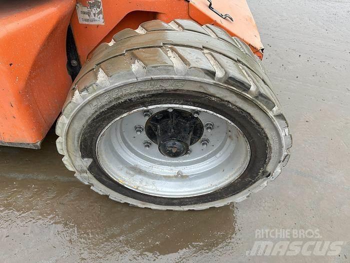 JLG E450AJ Citi pacēlāji un platformas